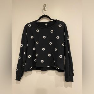 •2/$40• Circle X Black & White Cropped Crew Neck Top